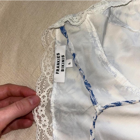 Frankies Bikinis Blue and White Wave Print Halter Top - Picture 3 of 3